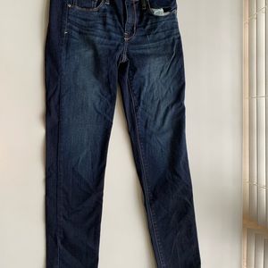 Gently used boys AE skinny jeans, super stretchy.